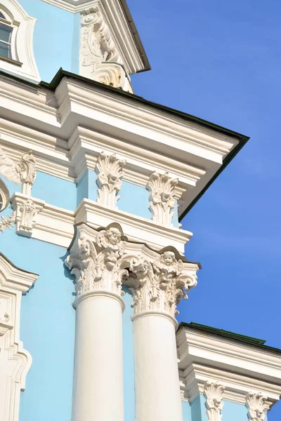 Columnas de la Catedral de San Nicolás en San Petersburgo . —  Fotos de Stock