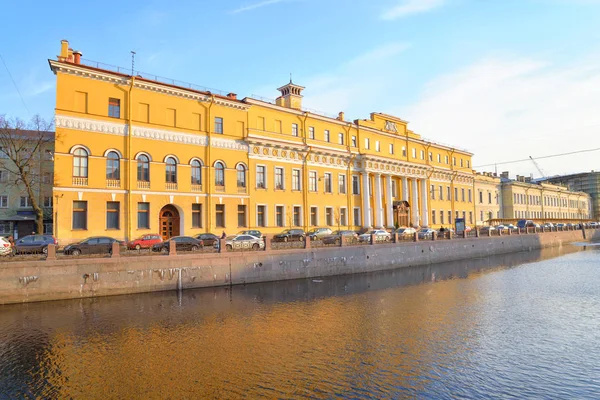 View of Moyka River and Yusupov Palace. — Stock Photo, Image