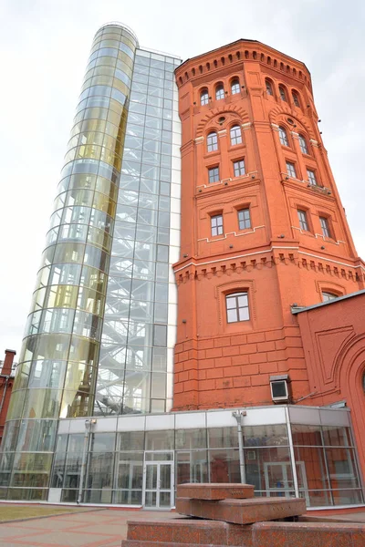 Wasserturm in st. petersburg. — Stockfoto