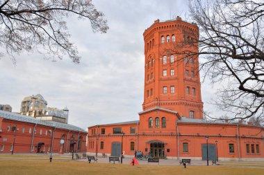 Evren su, Müze kompleksi.