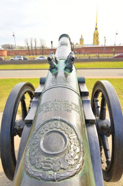 Eski savaş topu, St.Petersburg.