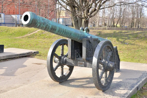 Old cannon, St.Petersburg. — Stock Photo, Image