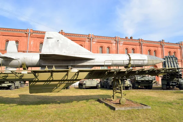 Launcher of missile complex in Military Artillery Museum. — Stock Photo, Image