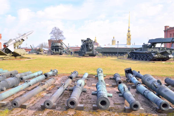 Old cannons, St.Petersburg. — Stock Photo, Image