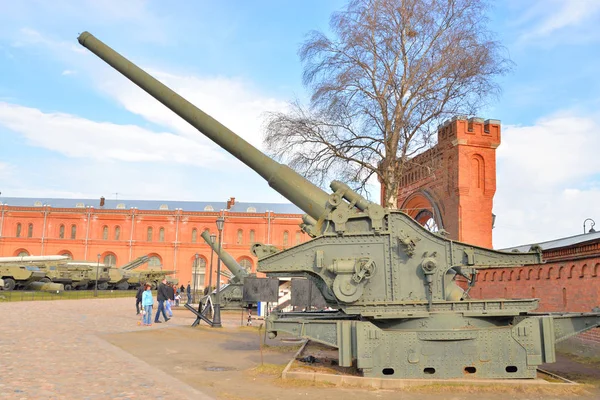 Ausstellung von Museumsartillerie. — Stockfoto