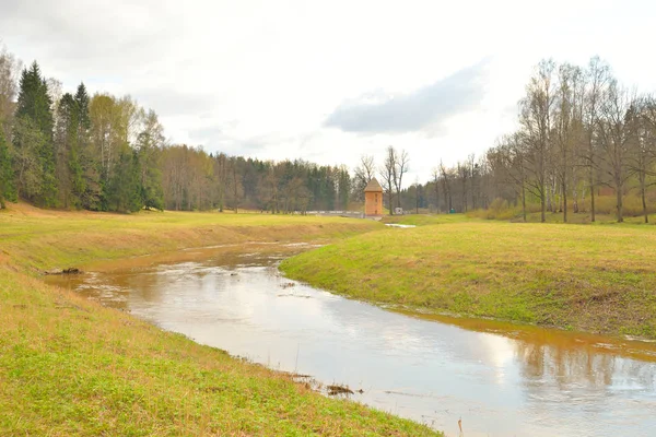 Rzeka Słowianki w spring. — Zdjęcie stockowe