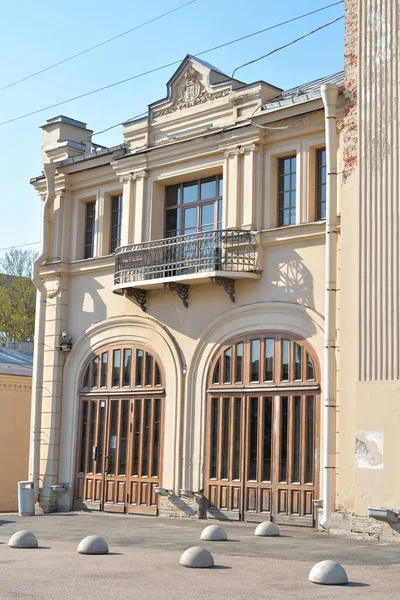 Das Gebäude des ehemaligen Warschauer Bahnhofs. — Stockfoto