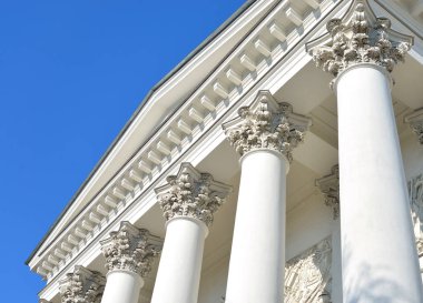 Trinity-Izmailovsky Katedrali sütunlar.