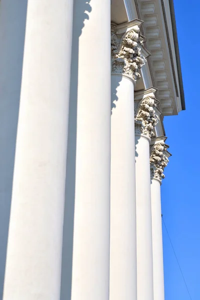 Kolumner i Trinity-Izmailovsky katedralen. — Stockfoto