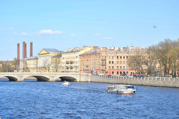 Rivière Fontanka au centre de Saint-Pétersbourg . — Photo