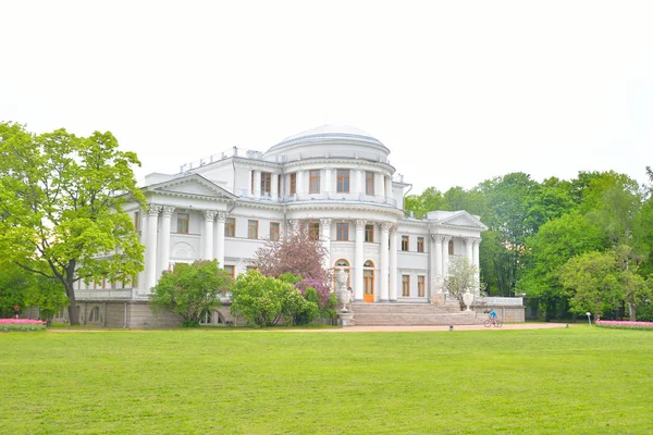 Palácio Elagin em São Petersburgo . — Fotografia de Stock