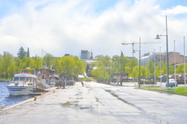 Saimaa Gölü 'nün Embankment 'i. Lappeenranta içinde.
