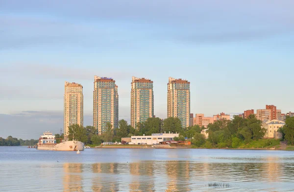 圣彼得堡涅瓦河景. — 图库照片