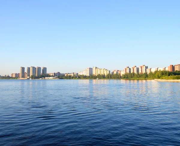 Vista do rio Neva, São Petersburgo. — Fotografia de Stock