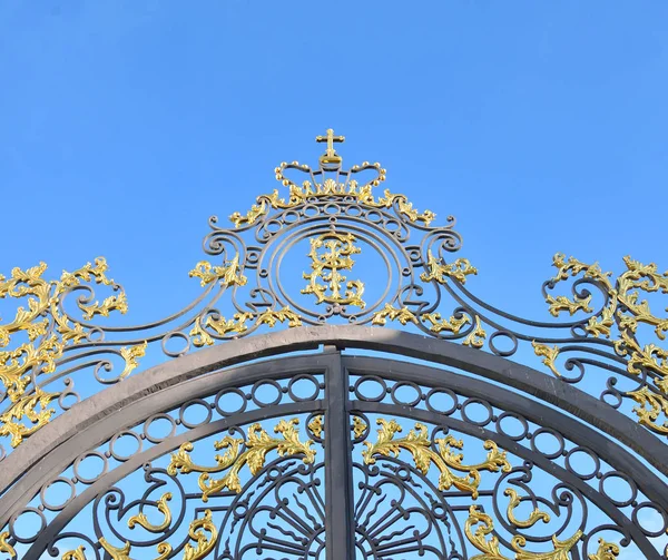 Fragmento de la cerca del palacio de Catalina en Tsarskoye Selo . — Foto de Stock