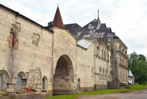 Edificio abandonado en Feodorovsky gorodok . — Foto de Stock