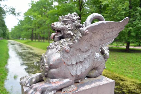 Çince ejderha heykeli. — Stok fotoğraf