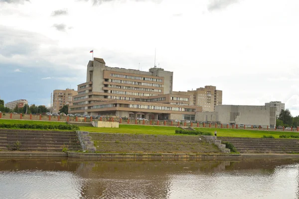 Stad landschap in het zuidwesten van Petersburg. — Stockfoto