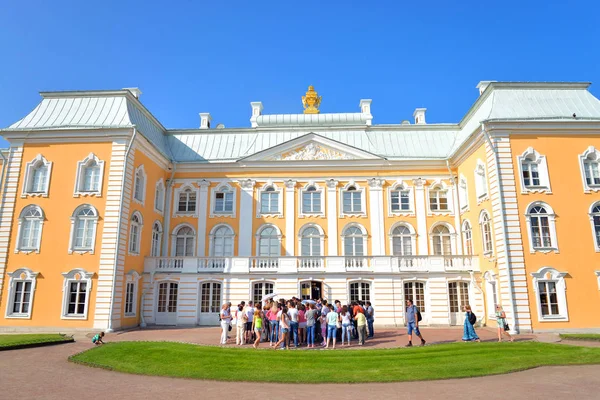 Palácio do Grande Peterhof . — Fotografia de Stock