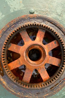 Eski paslı mekanizma.