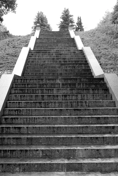 Escadaria preto e branco . — Fotografia de Stock