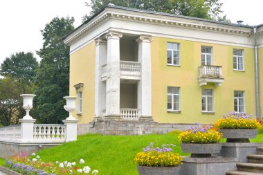 Stalin tarzında yapıdır.