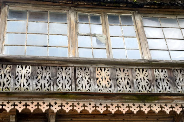 Window of old residential wooden building. — Stock Photo, Image