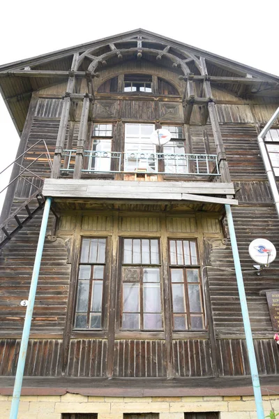 Old residential wooden building. — Stock Photo, Image