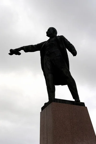 Silhouette di Monumento a Lenin su Mosca Square . — Foto Stock