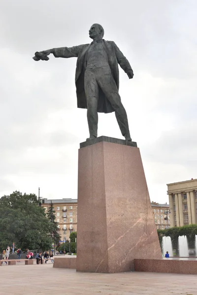 Monumento a Lenin in Piazza Mosca . — Foto Stock