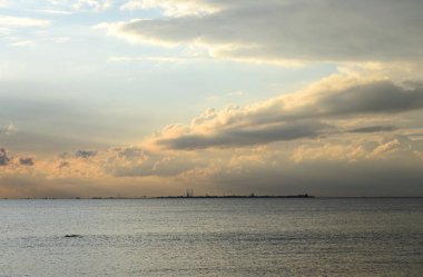 Gün batımında Baltık Denizi.