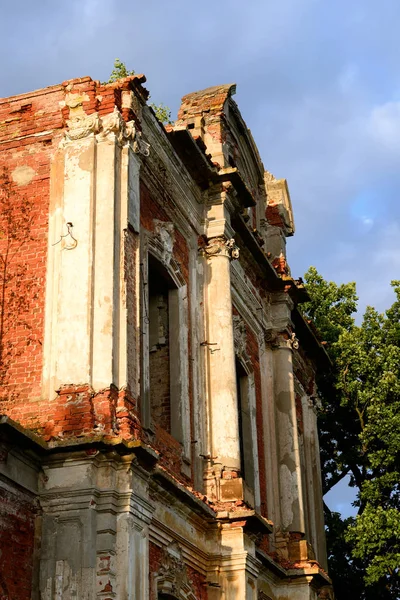 Zničit palác v panství Znamenka. — Stock fotografie