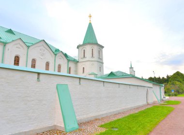 Ratna Sovereign evi.