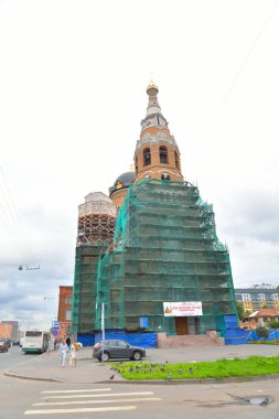 Varşova tren istasyonunda İsa'nın diriliş Kilisesi.