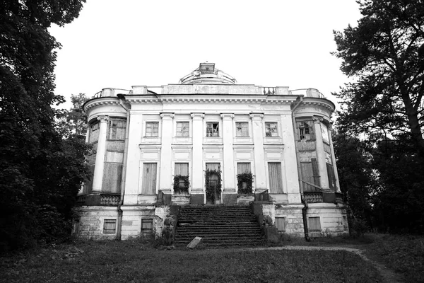 Abandoned estate Demidovs. — Stock Photo, Image