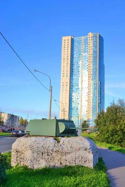 Edificio moderno en las afueras de San Petersburgo. —  Fotos de Stock