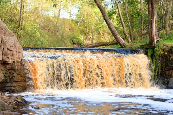 Small waterfall on Sablinka River. — Stock Photo, Image