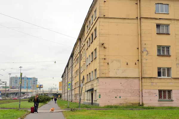 Rabfakovskaya straat in St.Petersburg. — Stockfoto