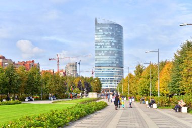 St.Petersburg 300 yıldönümü parkta görünümünü.