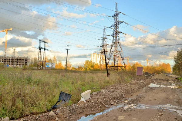 Linha eléctrica na zona rural . — Fotografia de Stock