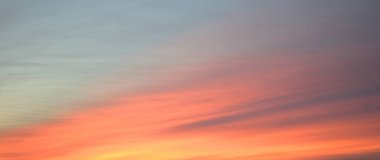 Bulut gökyüzü günbatımı.