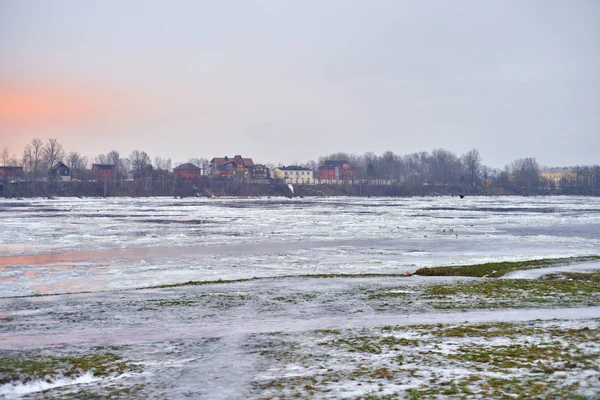 Widok z rzeki Newy w zimie. — Zdjęcie stockowe