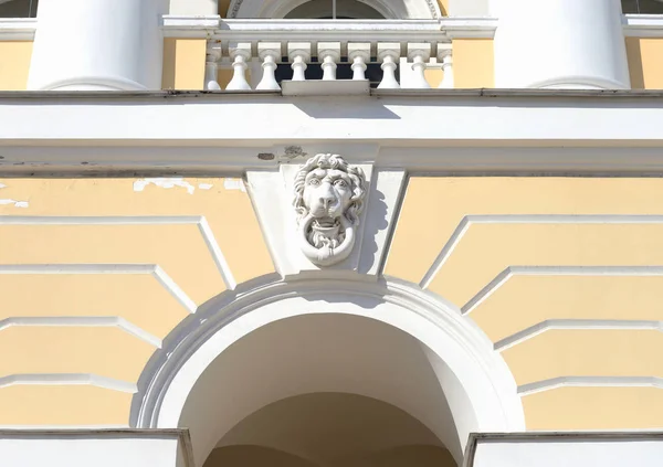 Fragment av byggnaden av statliga ryska museet i St Petersburg. — Stockfoto