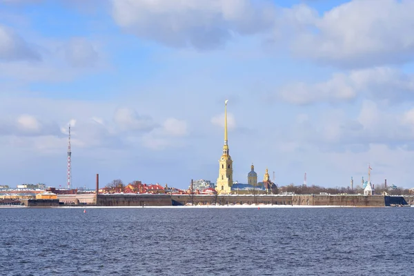 River Neva and Peter and Paul Fortress. — Stock Photo, Image