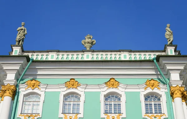 Kışlık Sarayın Hermitage Müzesi görünümünü. — Stok fotoğraf