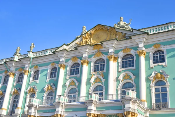 Pohled na Zimní palác muzeum Ermitáž. — Stock fotografie