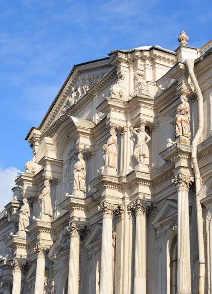 O Palácio Novo-Mikhailovsky em São Petersburgo . — Fotografia de Stock