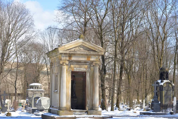 Cementerio Novodevichye en San Petersburgo . — Foto de Stock