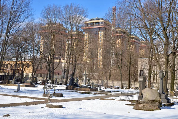 Novodevichye kyrkogård i Sankt Petersburg. — Stockfoto