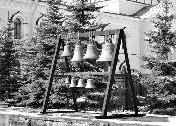 教会の鐘。黒と白. — ストック写真